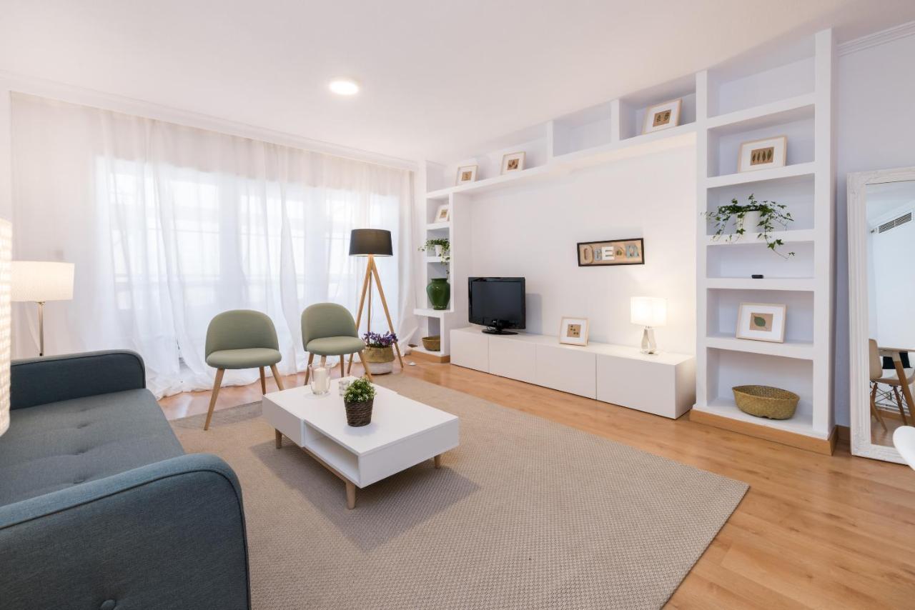 Apartamentos Paseo De La Farola Málaga Buitenkant foto
