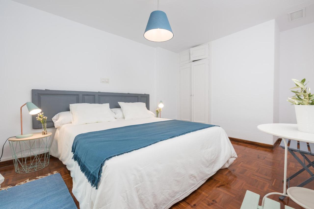 Apartamentos Paseo De La Farola Málaga Buitenkant foto