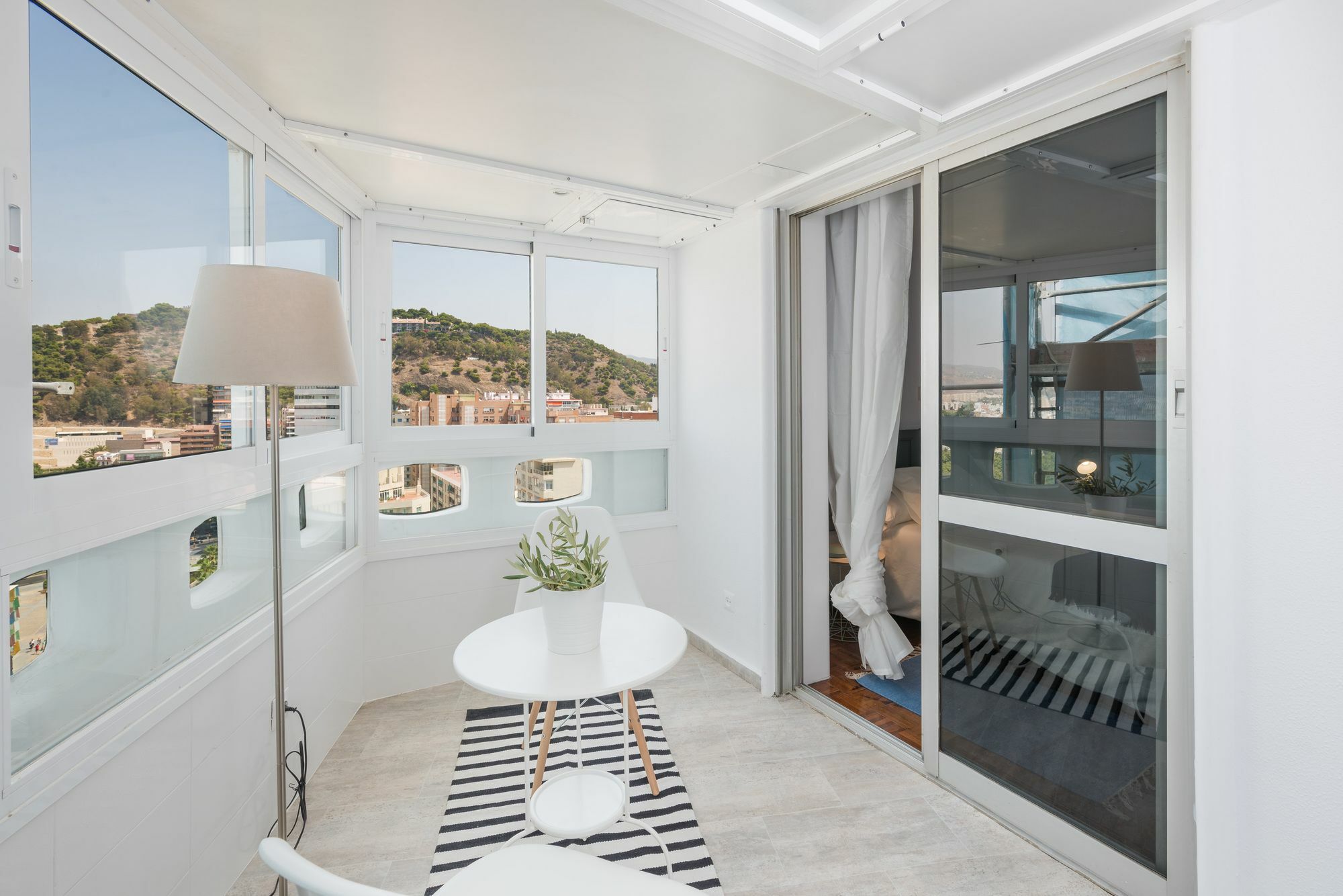 Apartamentos Paseo De La Farola Málaga Buitenkant foto