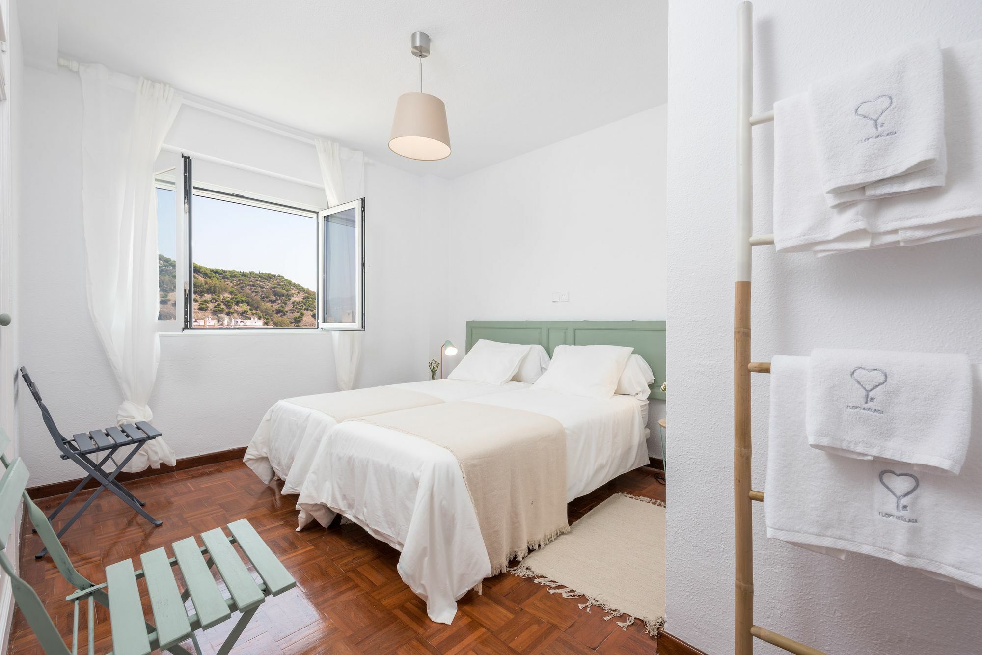 Apartamentos Paseo De La Farola Málaga Buitenkant foto
